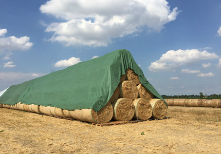 straw tarpaulin cover
